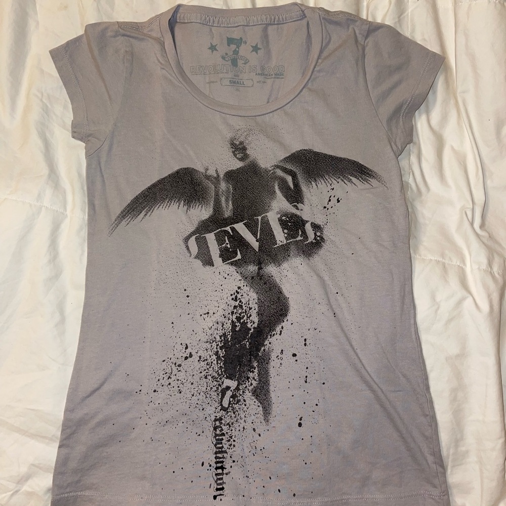 2/$10 BUNDLE! NEW! Grey Angel Graphic Tee Size Small